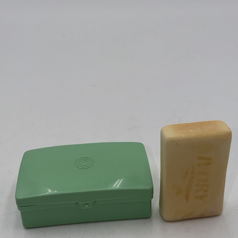 Vtg Travel Soap Holder Jadeite Color Hinged Lid Vintage Ivory Soap Made In USA